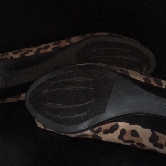 SM New York Leopard Wedge Sandal - Picture 2 of 4
